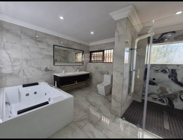 7 BEDROOM HOUSE FOR SALE IN LASIANDRA